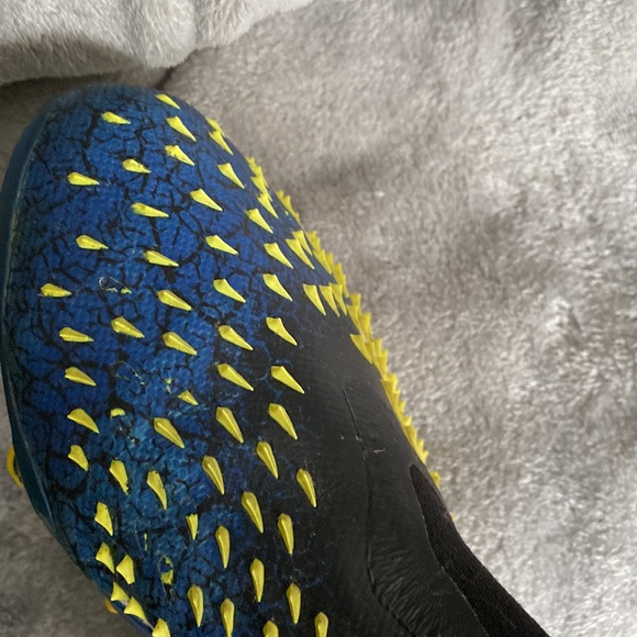 Adidas Predator demonskin soccer cleats-  size 5 boys - great shape! - Picture 7 of 7